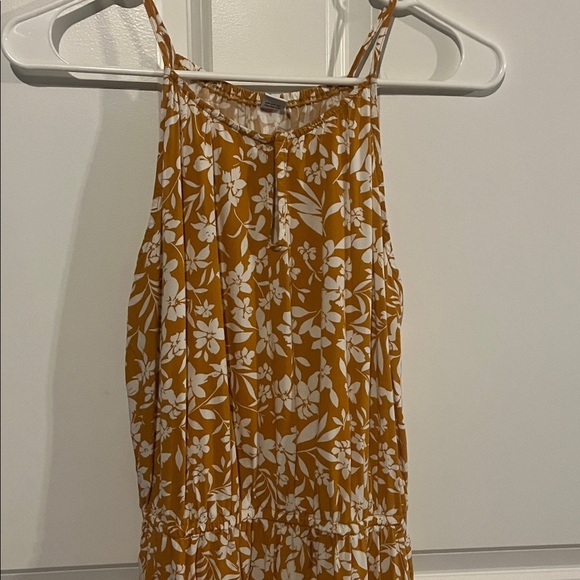 Old Navy floral shorts romper - Size Small - Picture 3 of 7